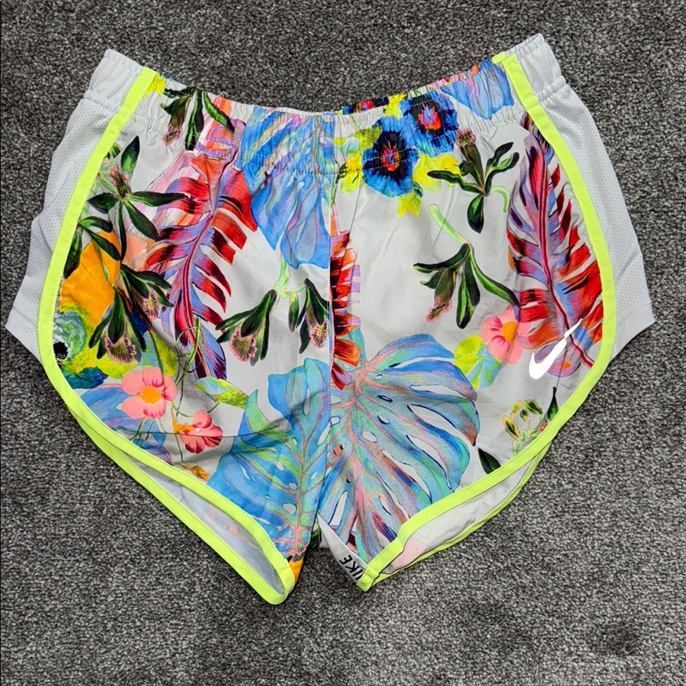 Nike Women's Floral Print Running Shorts